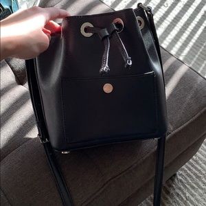 Michael kors bucket side purse